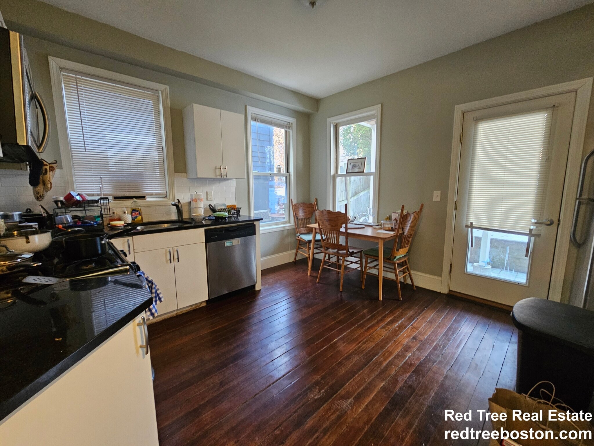 Building Photo - 23 Evergreen St