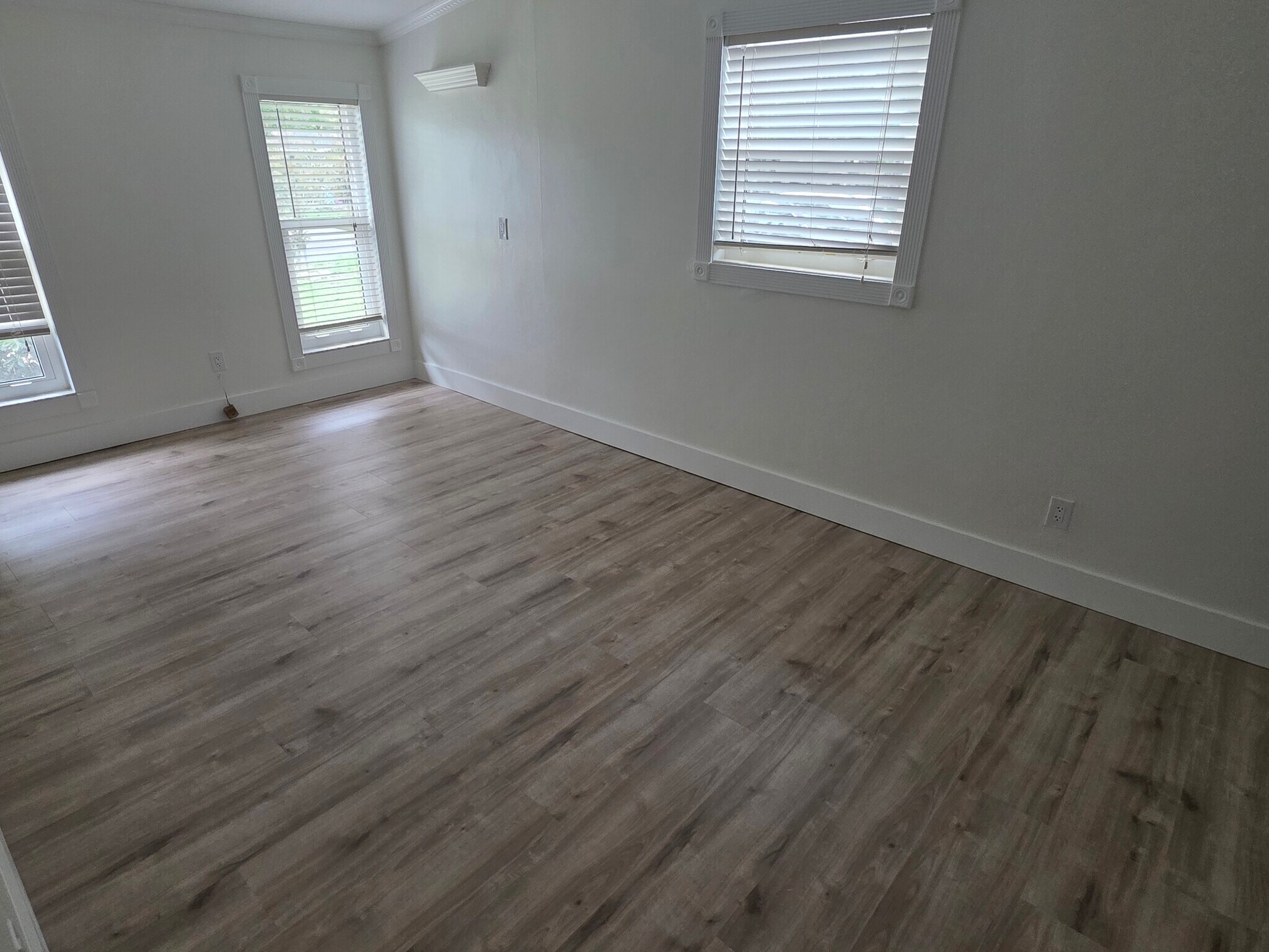 Building Photo - 1527 Tangerine St