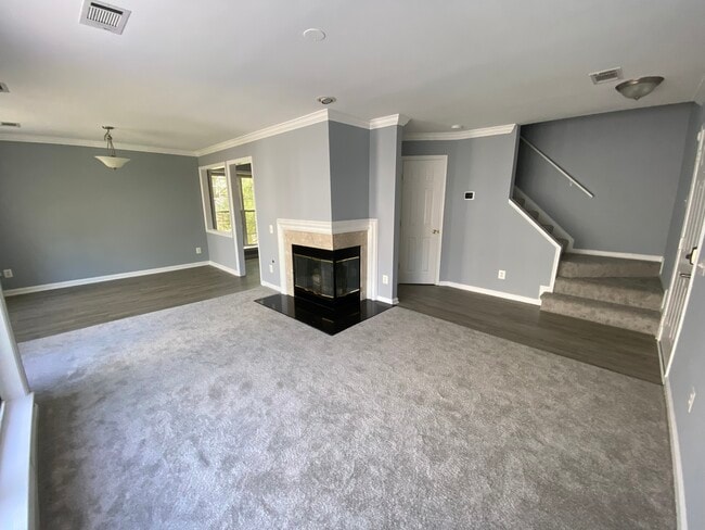 Building Photo - 8210 Catbird Cir