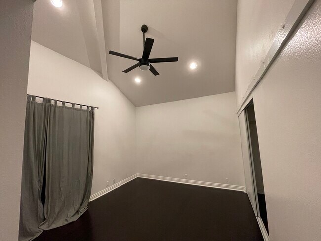 Building Photo - 305 Coral Reef Dr