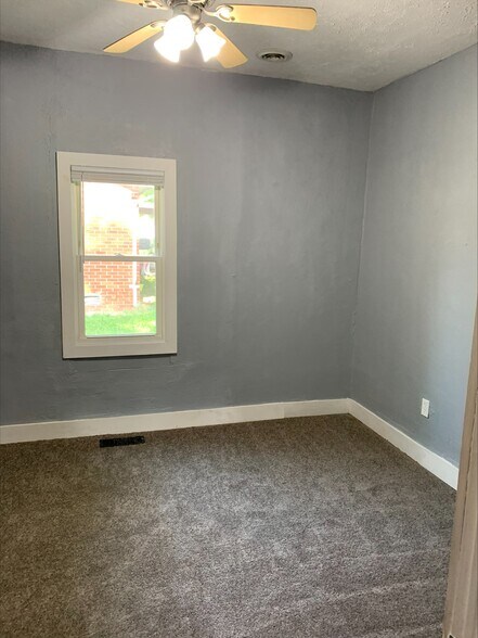 Building Photo - 1526 E 36th St