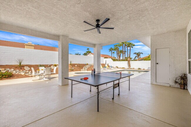 Building Photo - 47215 Heliotrope Dr