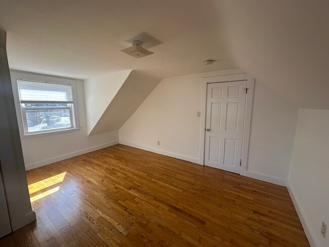 Building Photo - 206 Adams St