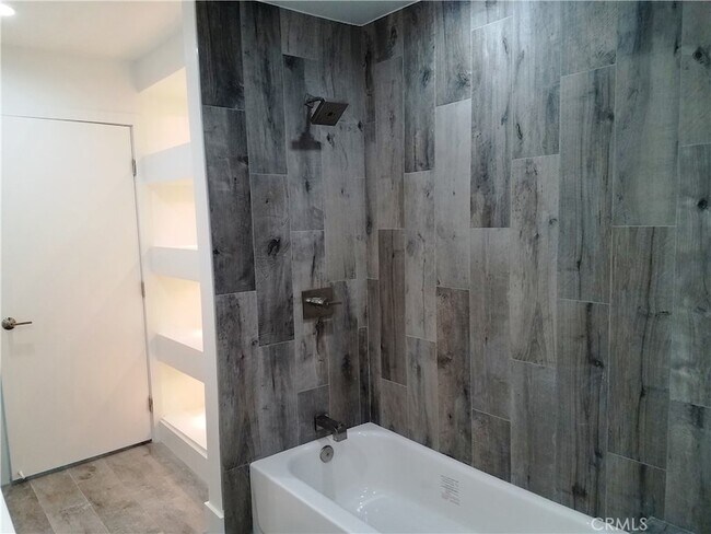 Building Photo - 811 6th St