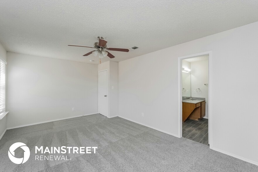 Building Photo - 10917 Ives St