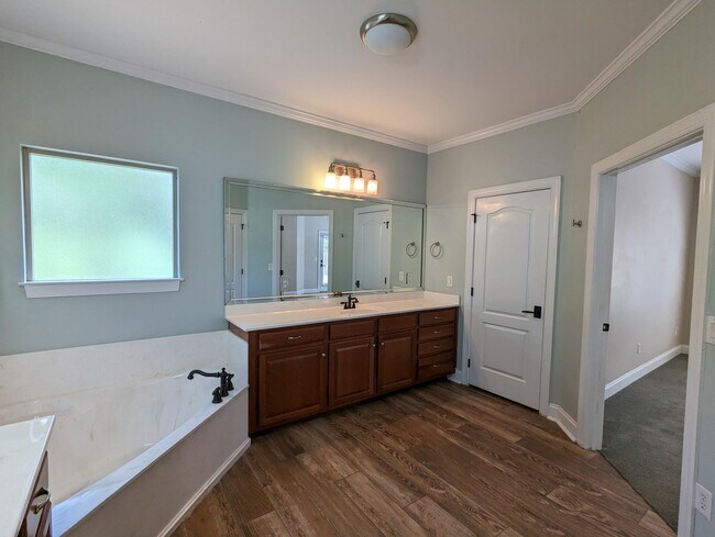 Building Photo - 1789 Ravenna Dr