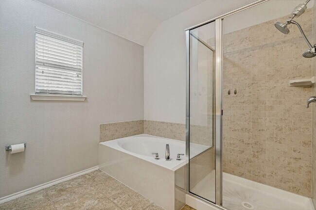 Building Photo - Modern Suburban Retreat in the Heart of McKinney