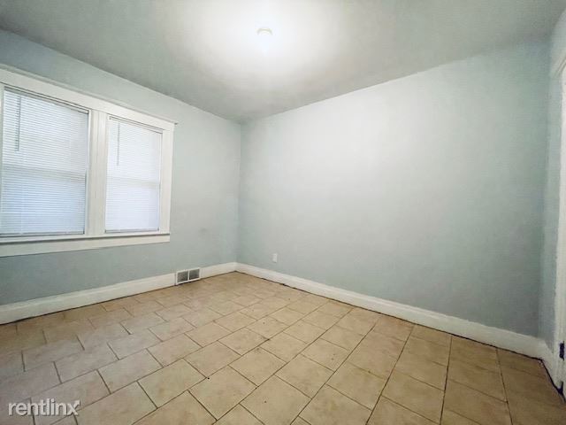 Building Photo - 2 br, 1 bath Duplex - 917 Gladstone St 917...