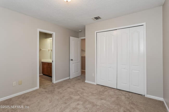 Building Photo - 9539 Glenn Abbey Way