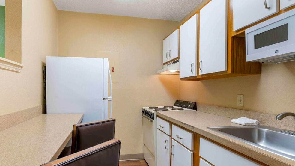 Building Photo - 9651 Seward Rd