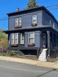 Building Photo - 198 Byron St