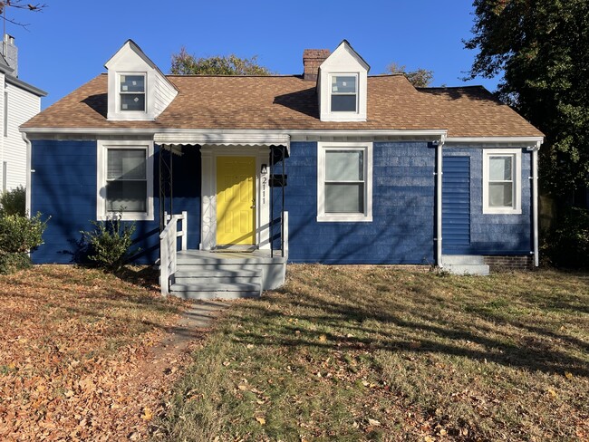 Building Photo - 2111 Rose Ave