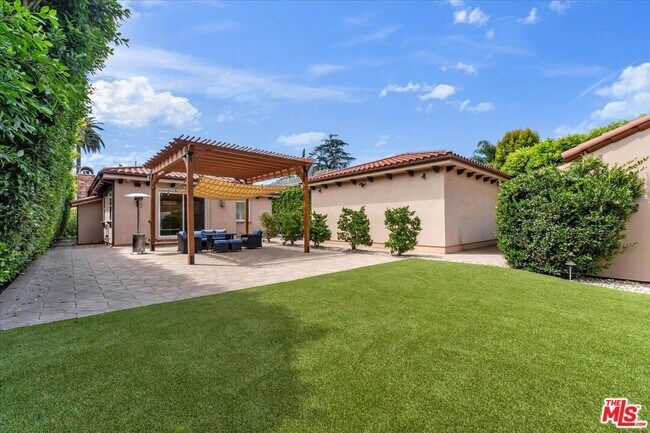 Building Photo - 5310 Leghorn Ave