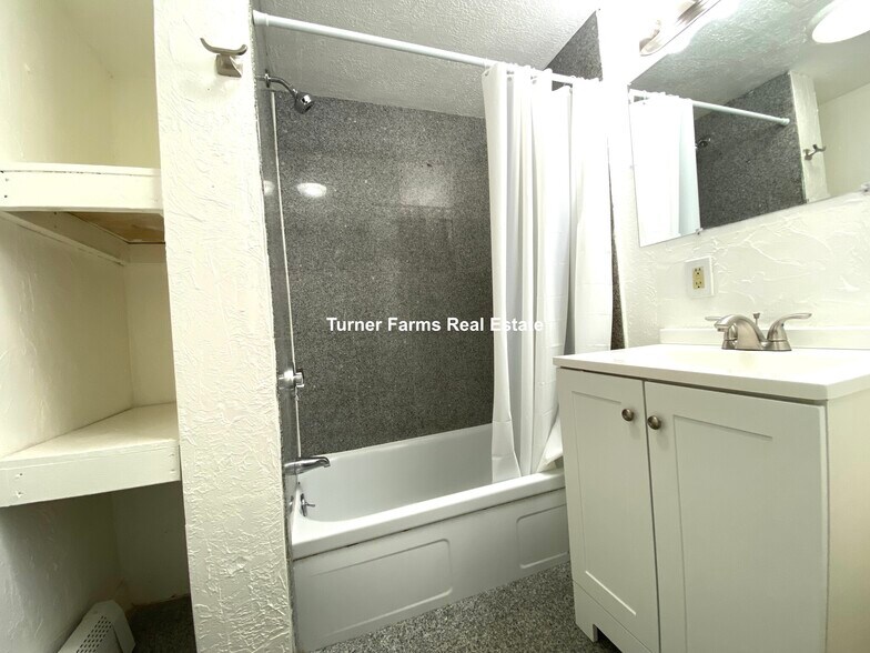 Building Photo - 270 Bowdoin St