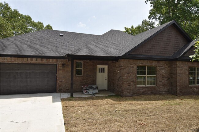 Building Photo - 21 Kirkcudbright Ln