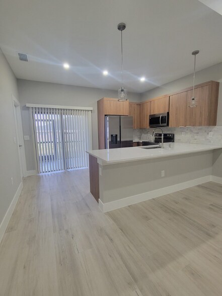 Building Photo - 4611-4611 29th St SW