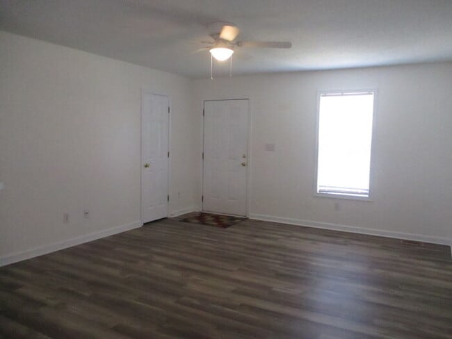 Building Photo - 279 Southaven Ct