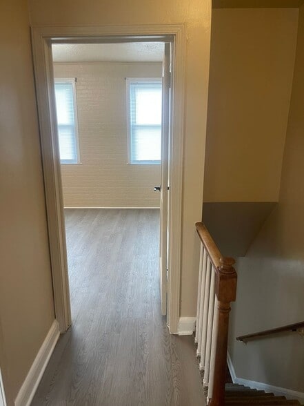 Building Photo - 551 Welbrook Rd