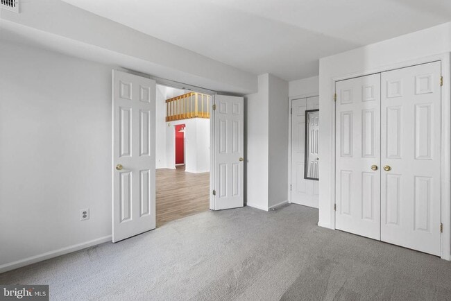 Building Photo - 707 Mountainview Dr