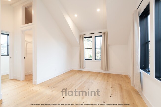 Building Photo - 2315 N 56th St