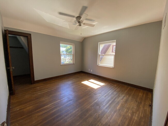 Building Photo - 3847 Revere Dr
