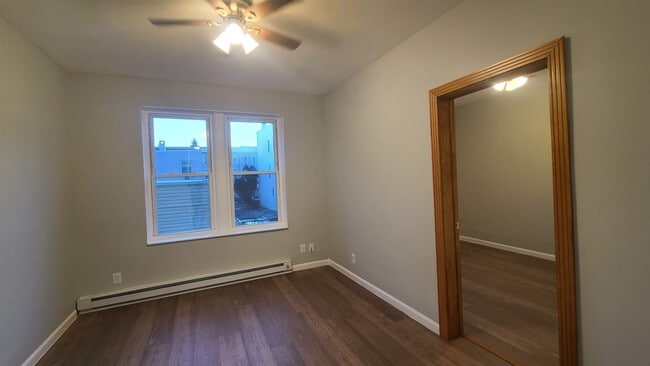 Building Photo - 15 Hopkins Ave