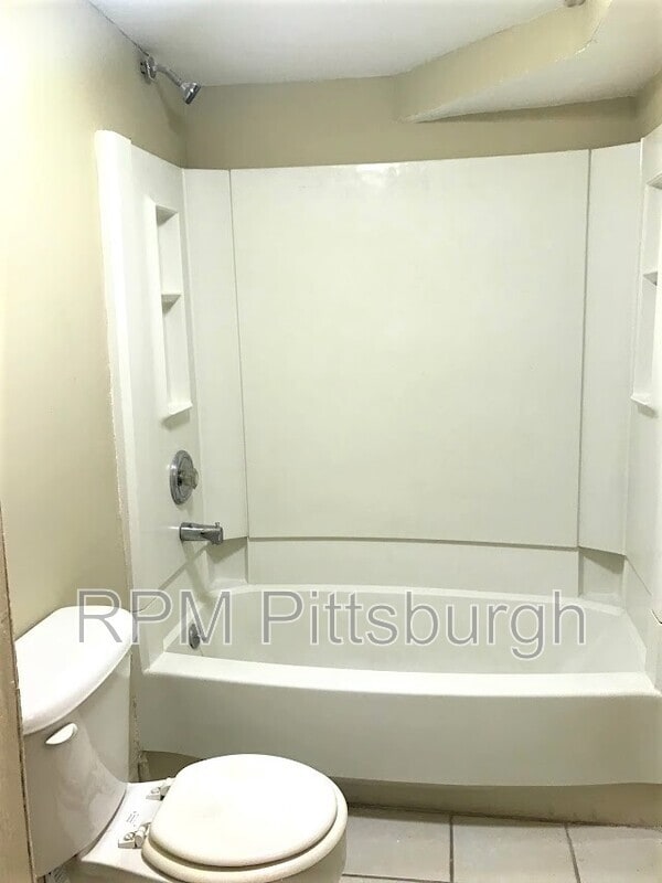 Building Photo - 3108 Niagara St