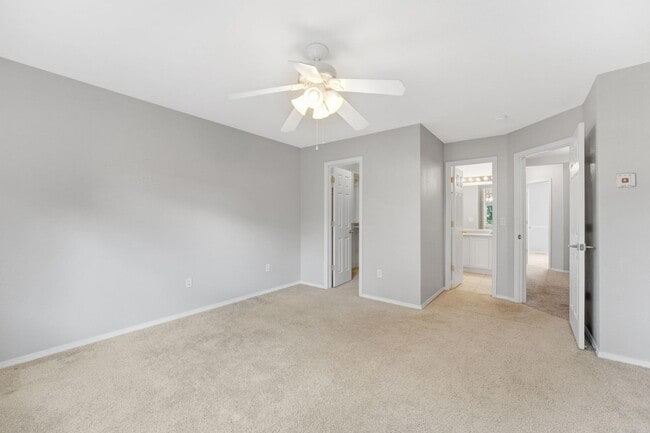 Building Photo - 6510 Stagecoach Ave