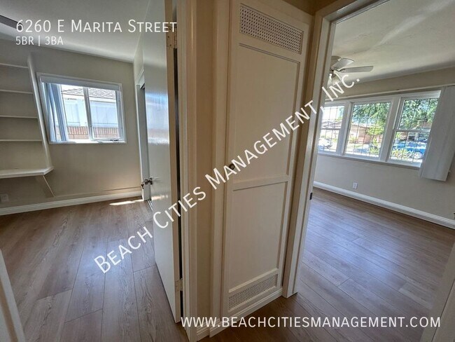 Building Photo - 6260 E Marita St