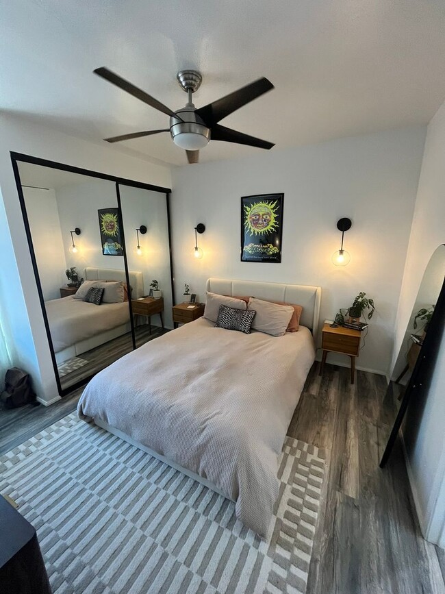 Building Photo - Stunning 2-Bed, 2-Bath Renovated Home with Private Patio & Parking!