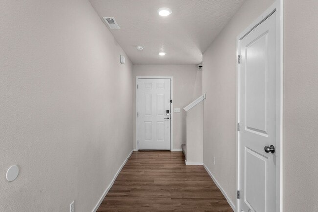 Building Photo - 2022-Like New-Construction 4BR/2.5BA, 1,700 sqft. NW Spokane