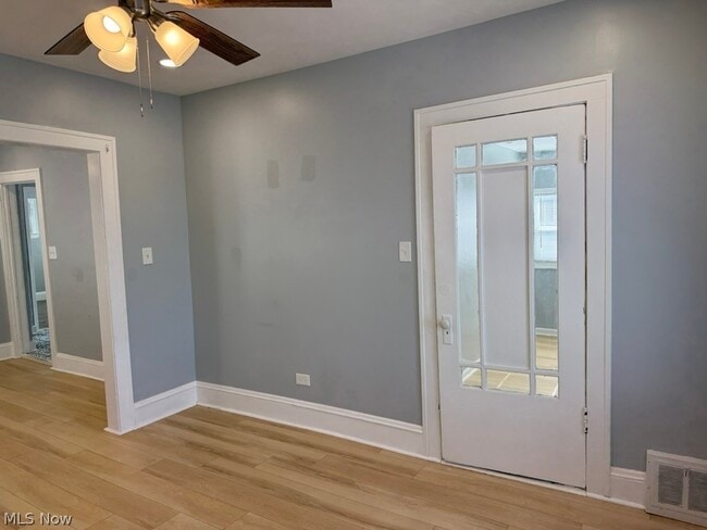 Building Photo - 3231 W 121st St