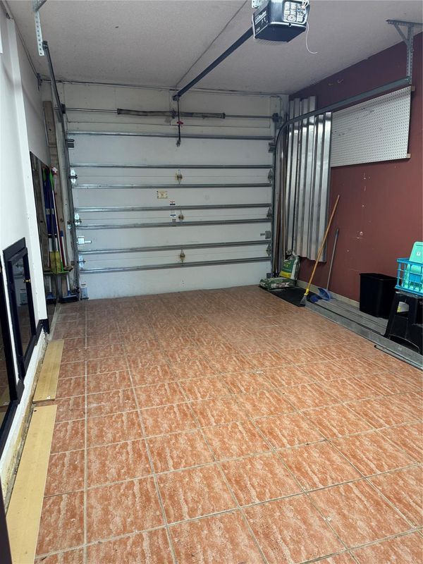 Building Photo - 7481 Santa Monica Dr