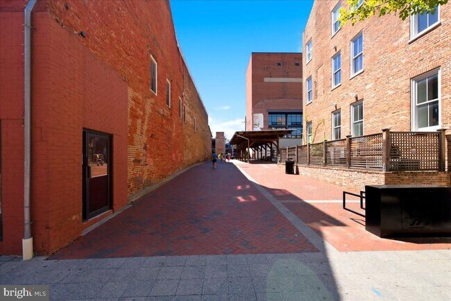 Building Photo - 116 N Indian Alley