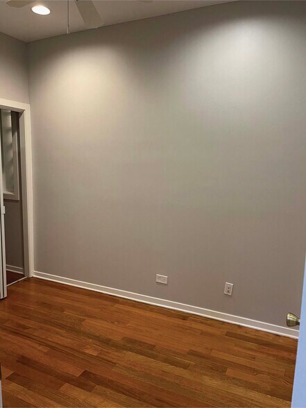 2nd bedroom with ceiling fan - 2216 W Belmont Ave