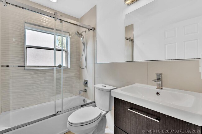 Building Photo - 3307 SW 49th St