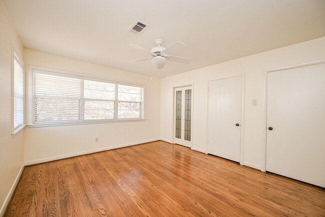 Building Photo - 2821 Eastgrove Ln