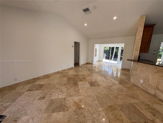 Building Photo - 332 NW 47th Ave