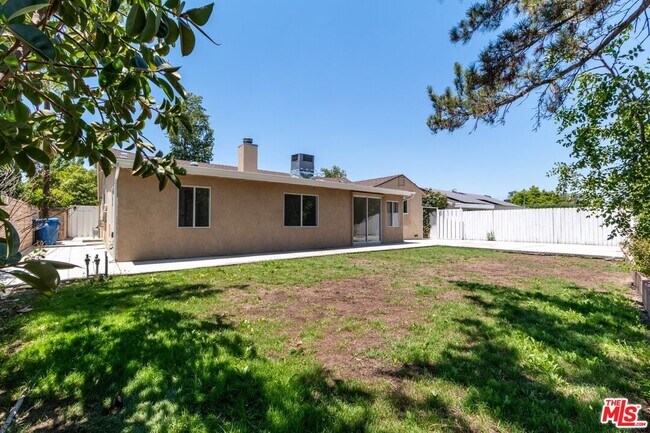 Building Photo - 9416 Ruffner Ave