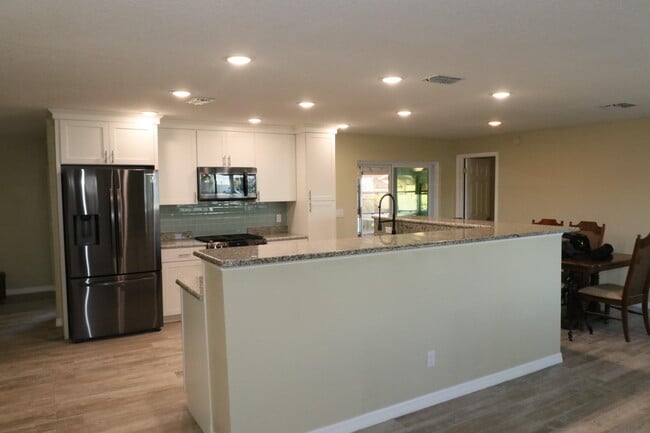 Building Photo - 1510 W Riviera Dr