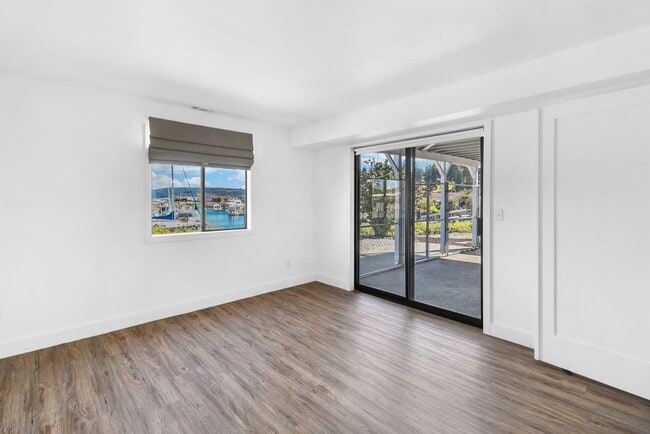 Building Photo - 2 Bed 2 Bath - View Home - Mariner Cove - Pet Friendly