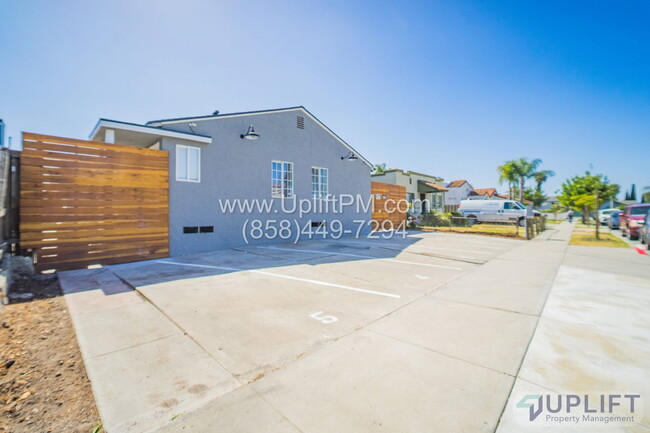 Building Photo - 4233 Swift Ave