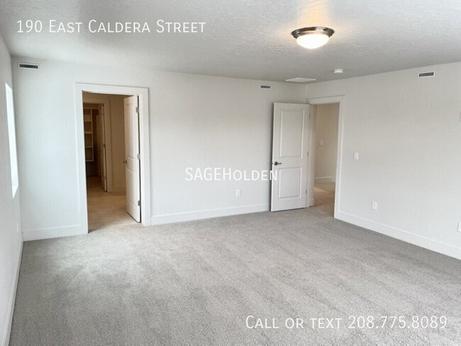 Building Photo - 190 E Caldera St