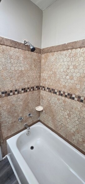 Bathroom Unit #2 - 811 Stoll St