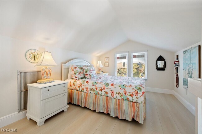 Building Photo - 424 Lagoon Dr