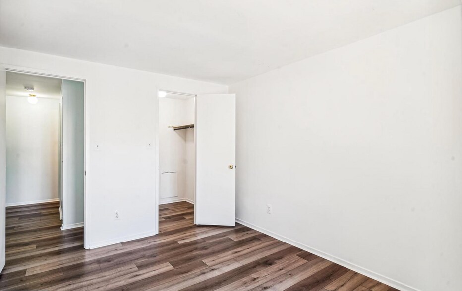 Building Photo - 8851 Welbeck Way