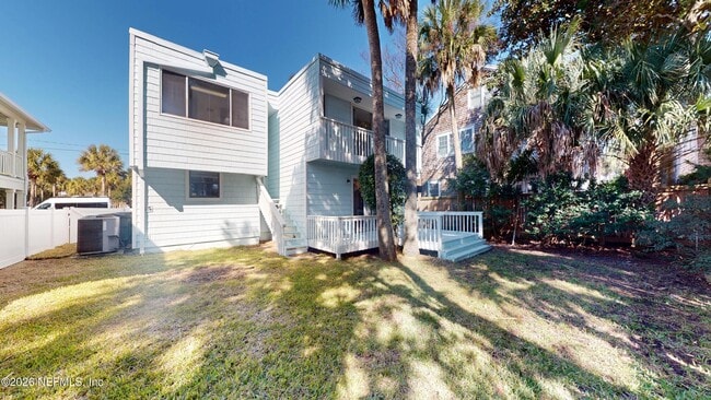 Building Photo - 222 7th St