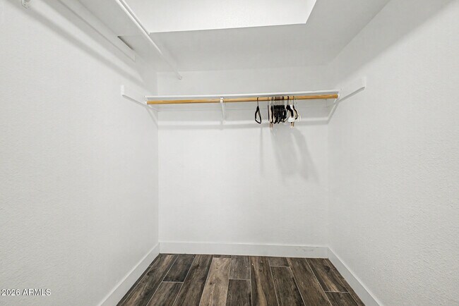Building Photo - 5017 E Acoma Dr