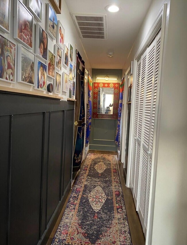 Building Photo - 166 Front St