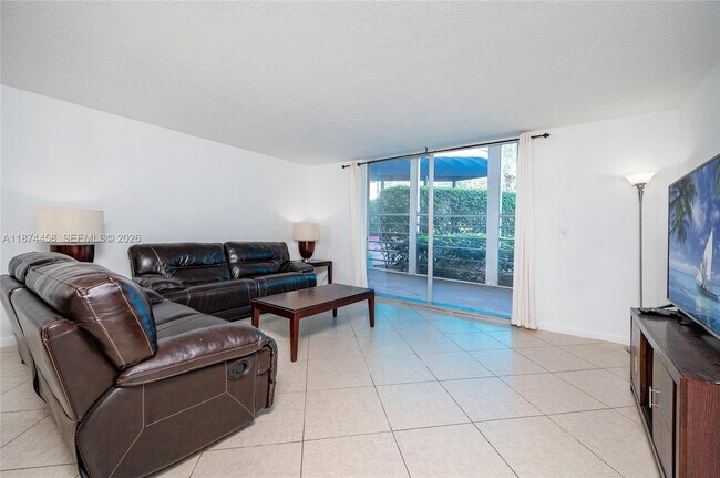 Building Photo - 100 Golden Isles Dr